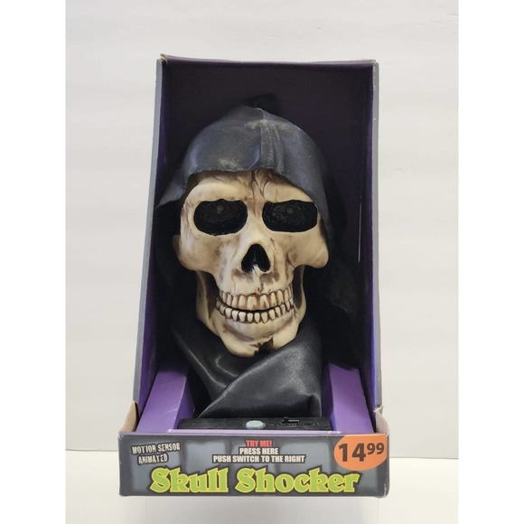 Newtoys & Novelty Skull Shocker Motion Sensor Animated Pops Out & Roars Working - Picture 1 of 5